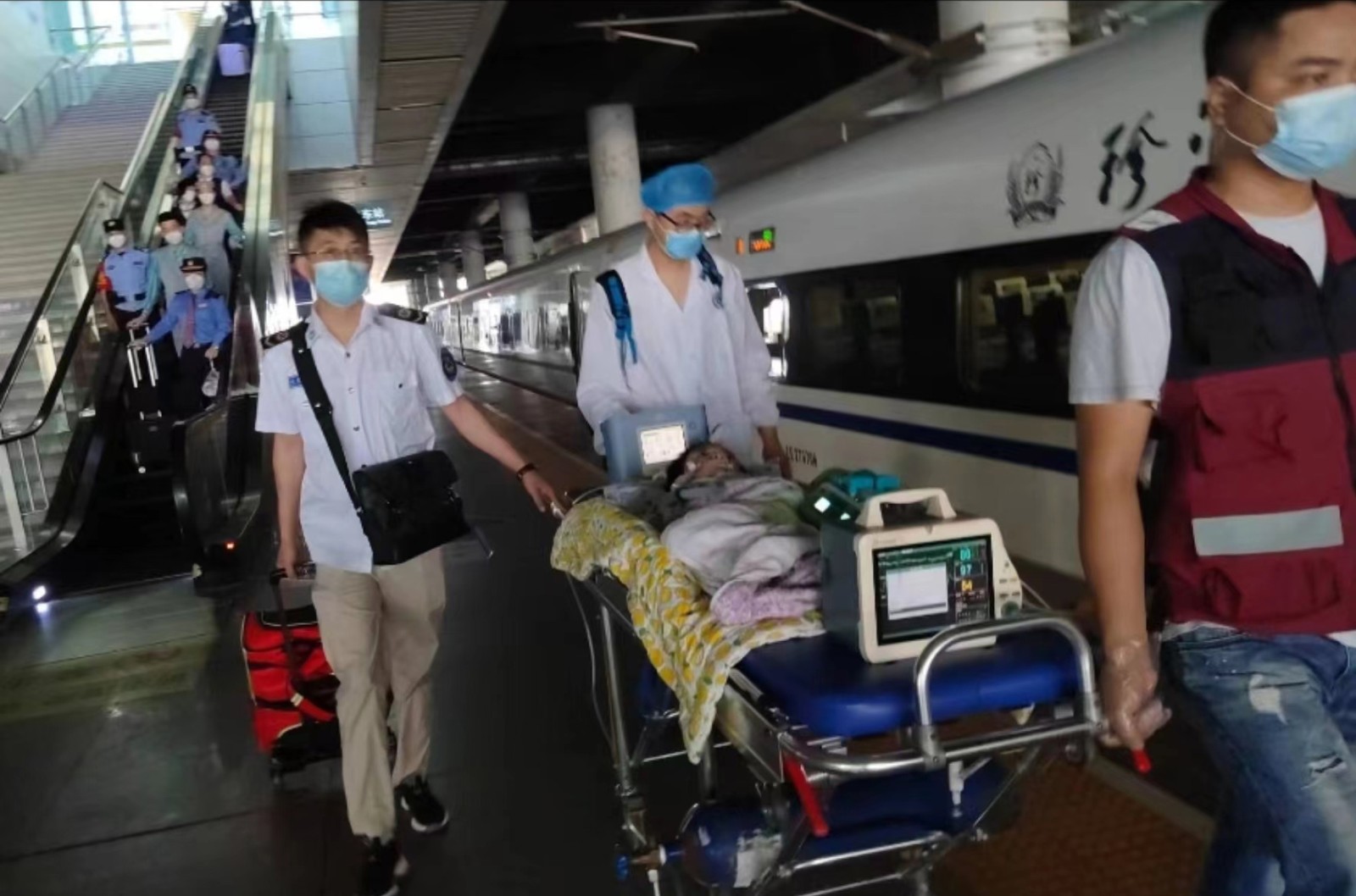 新县高铁转运公司